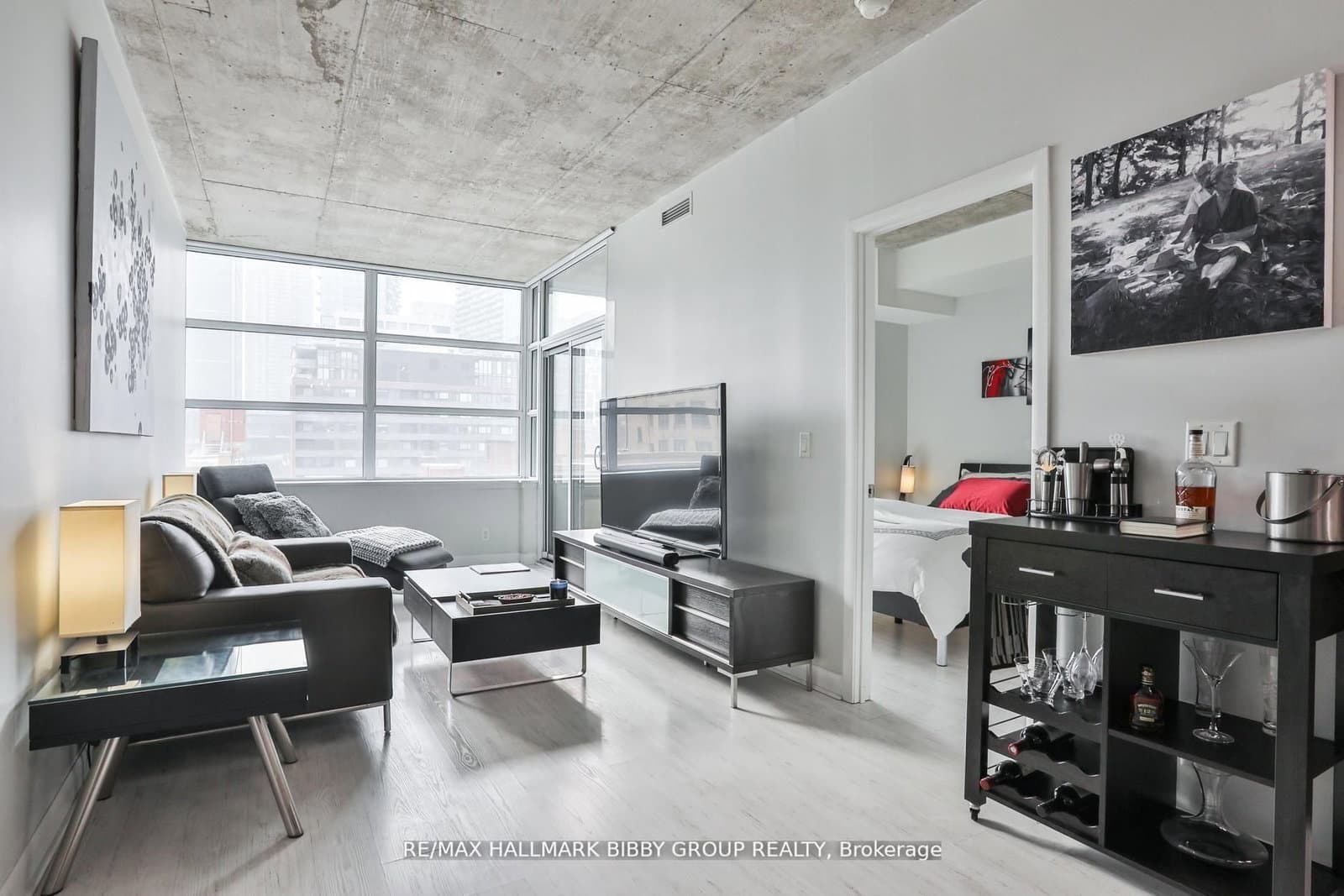 #606 - 478 King Street W