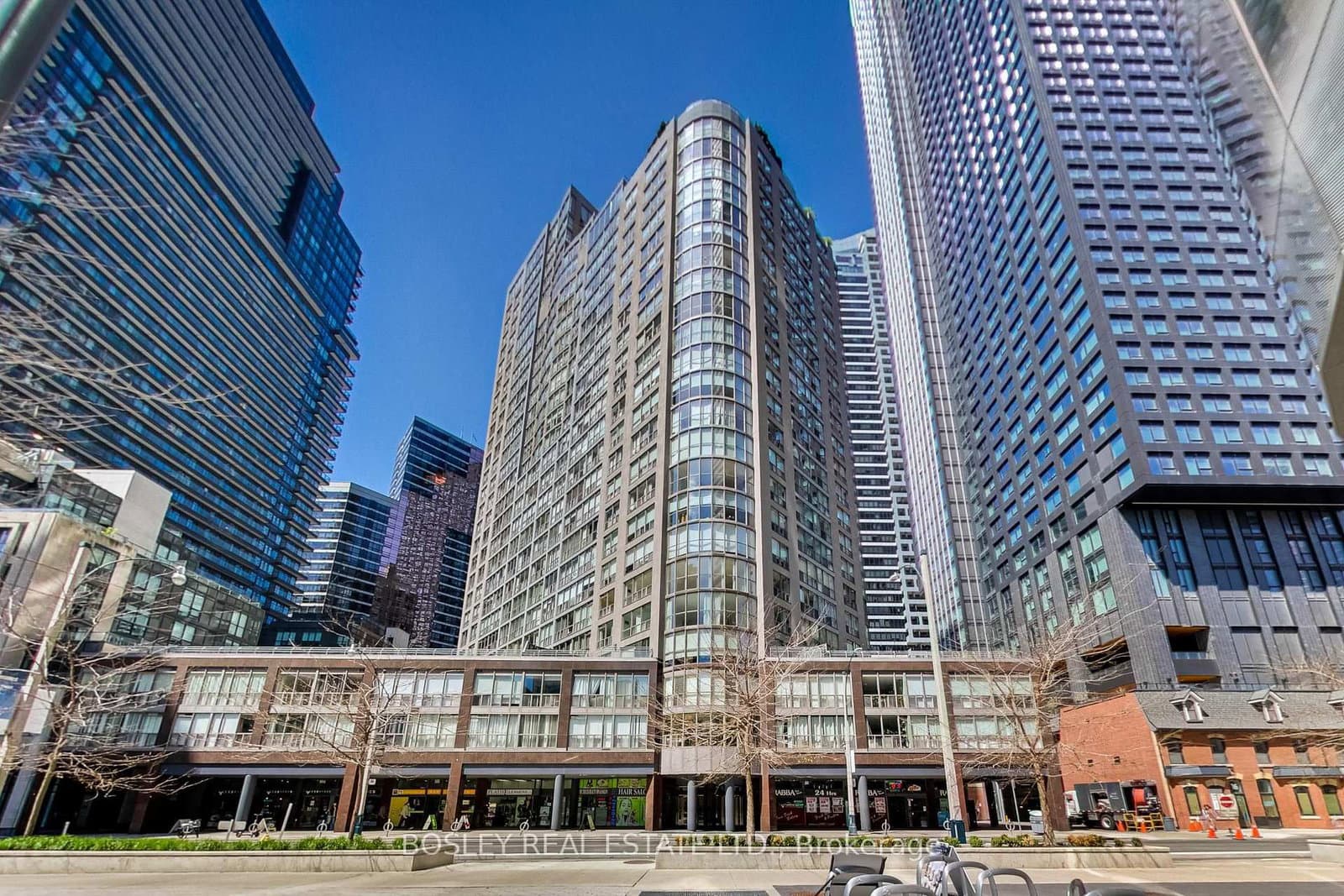 #209 - 24 Wellesley Street W