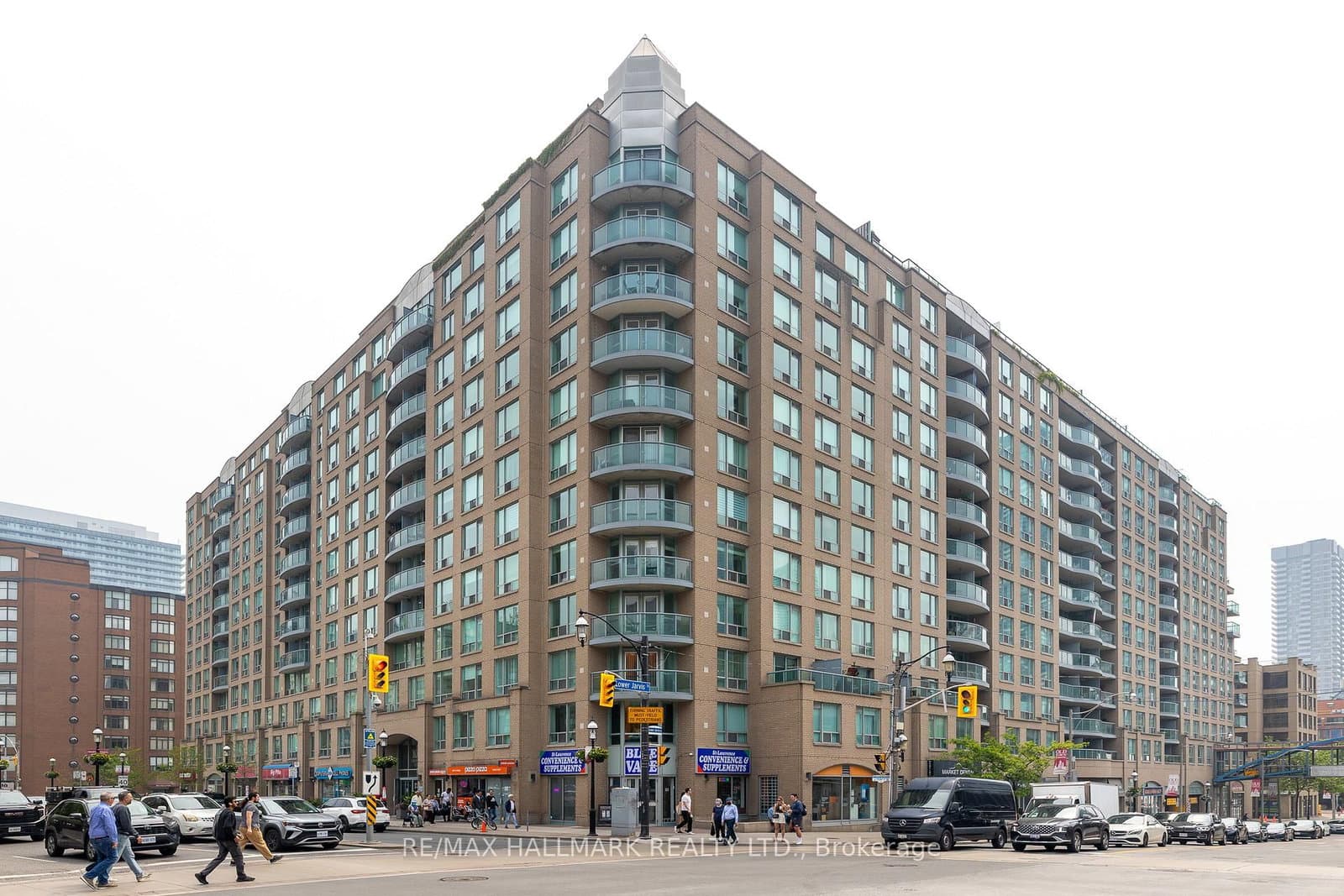 #528 - 109 Front Street E