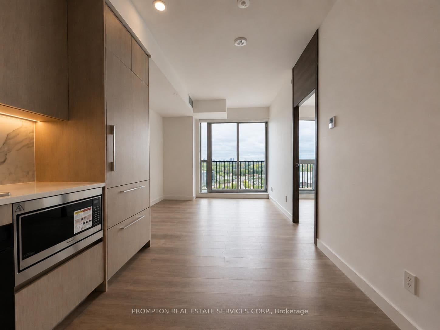 18 Esther Shiner Boulevard, Unit 1105
