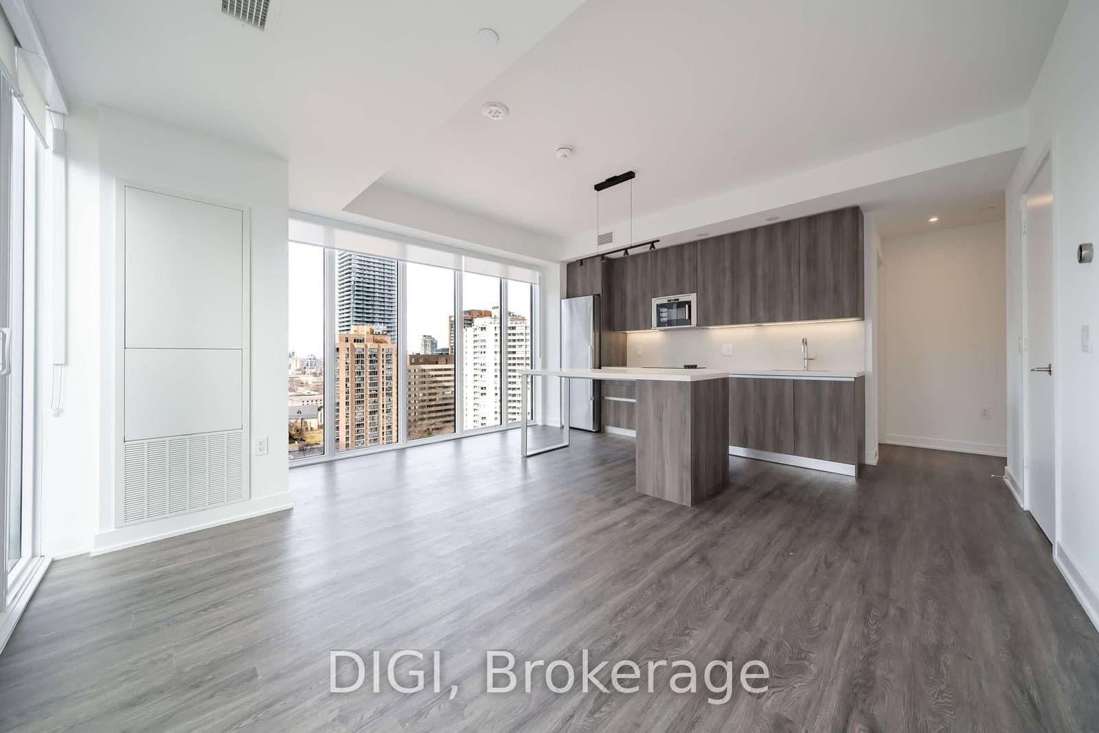 #2002 - 8 Gloucester Street