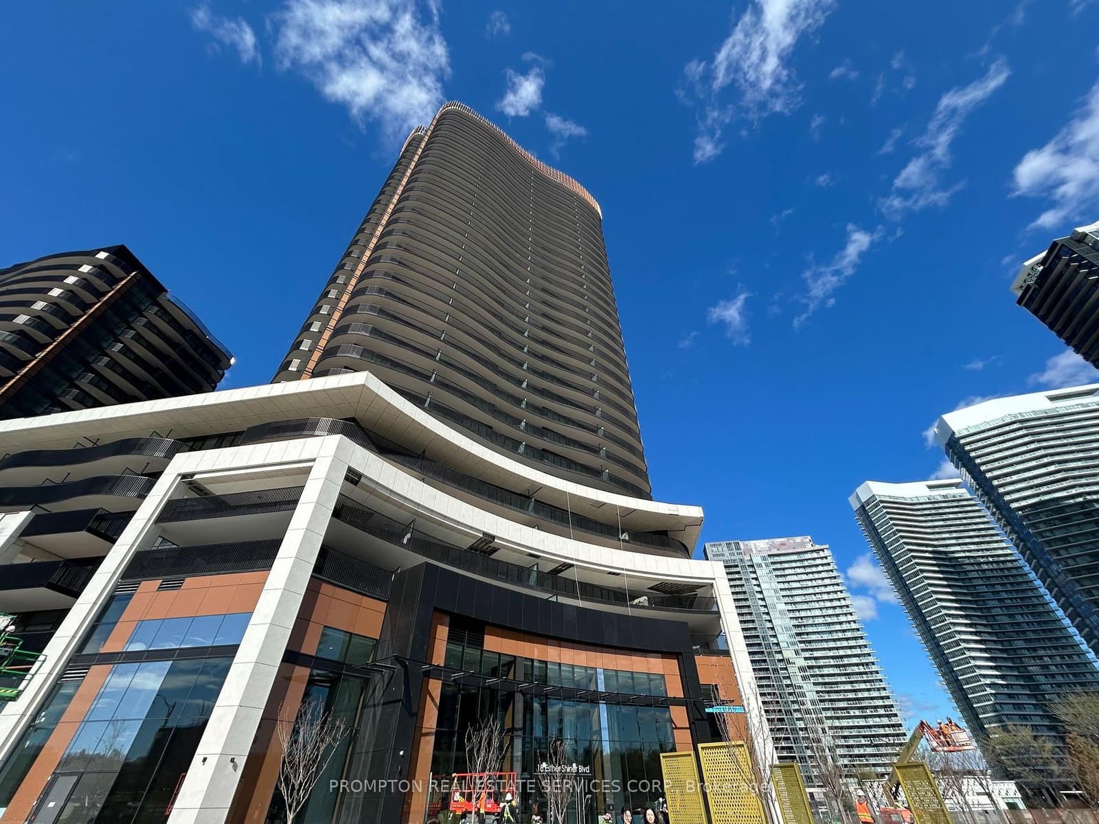 18 Esther Shiner Boulevard, Unit 512