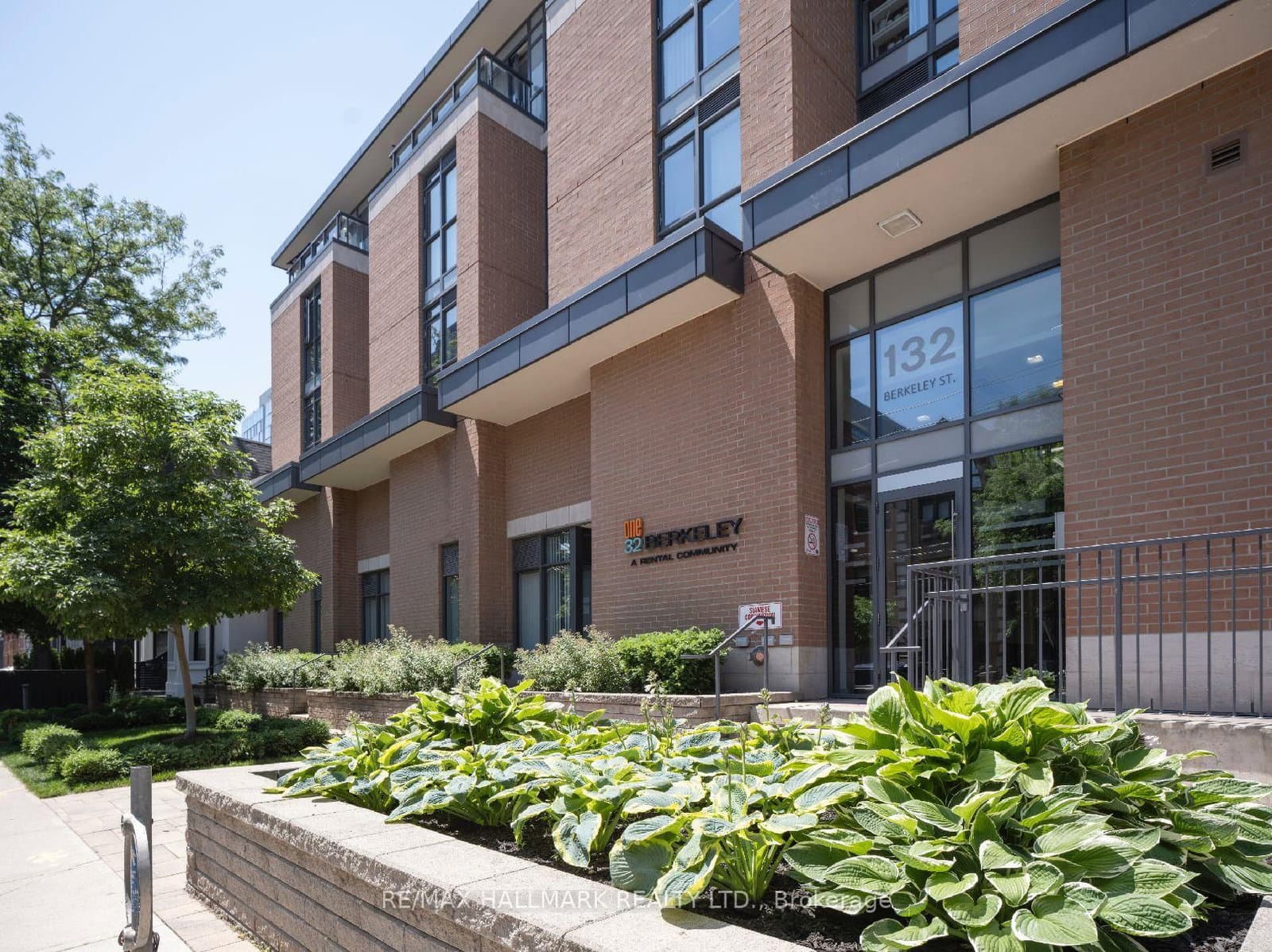 132 Berkeley Street, Unit 420
