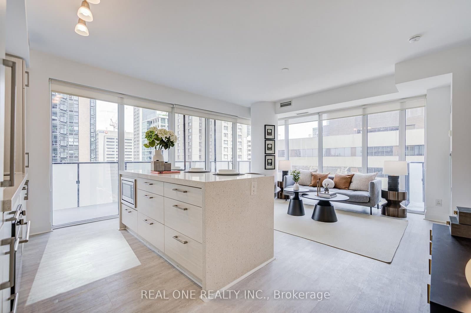 #1510 - 1080 Bay Street