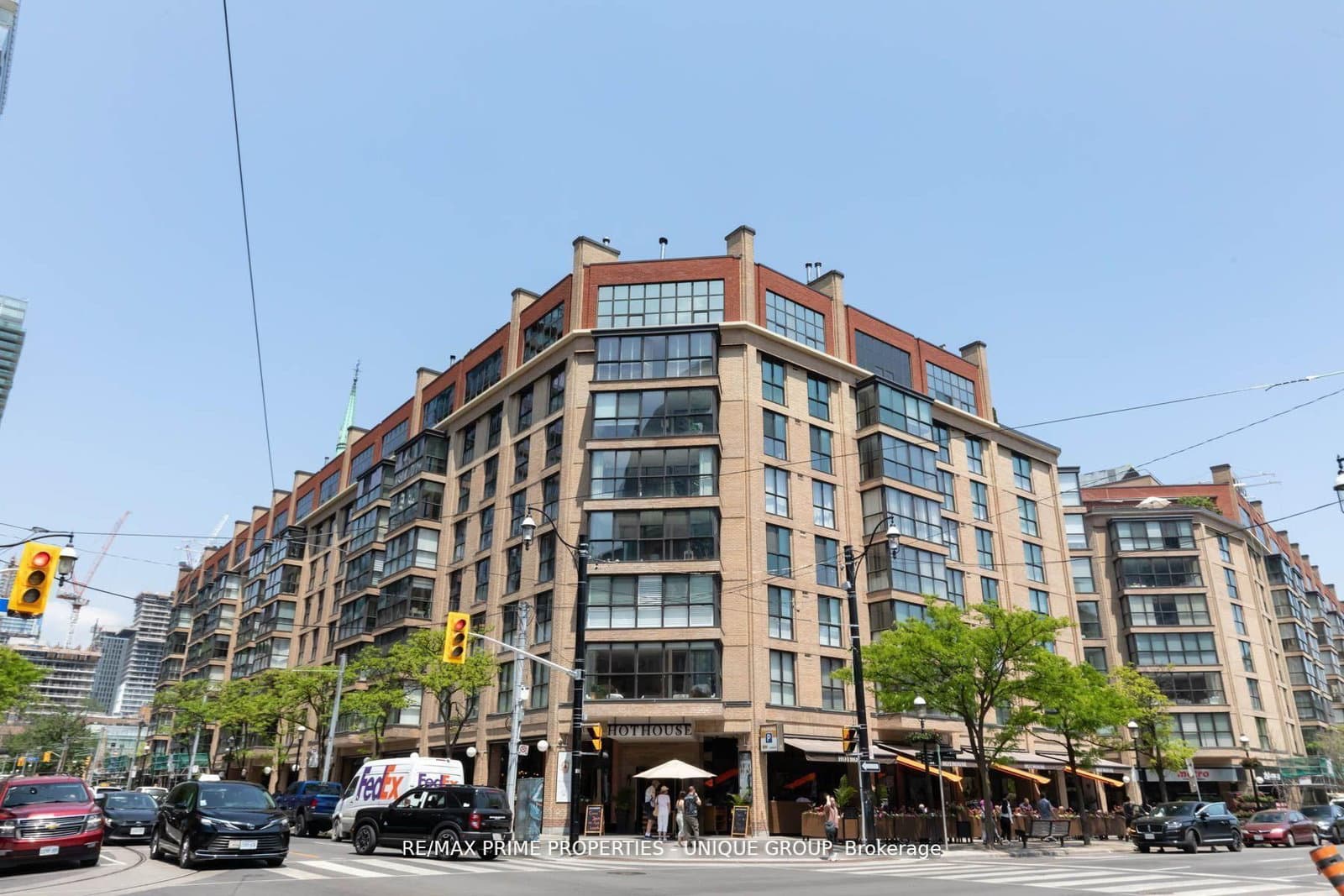 #706 - 35 Church Street