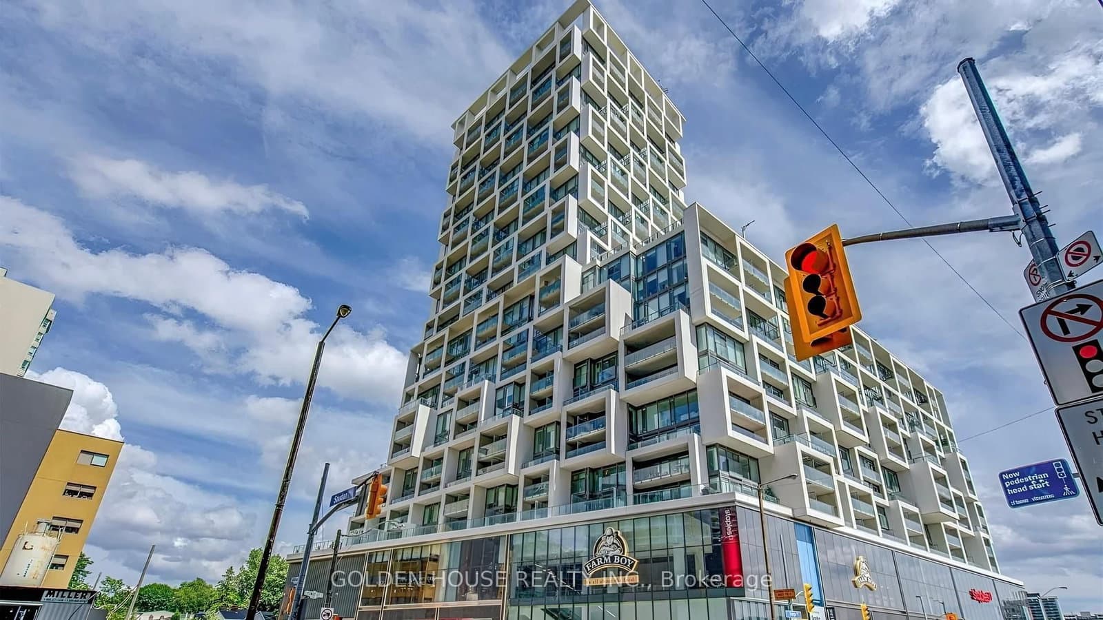 #735 - 8 Hillsdale Avenue E