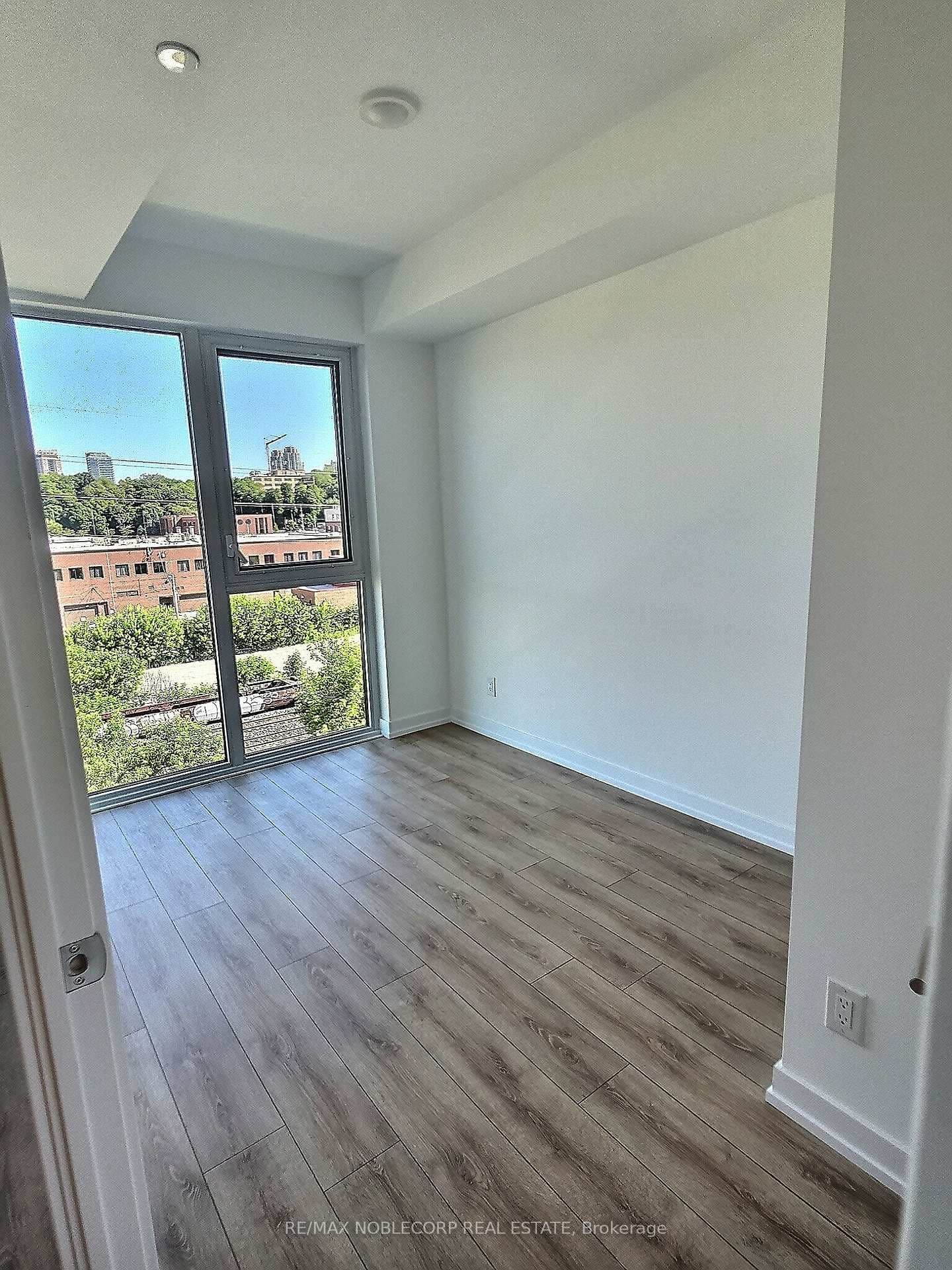 500 Dupont Street, Unit 509