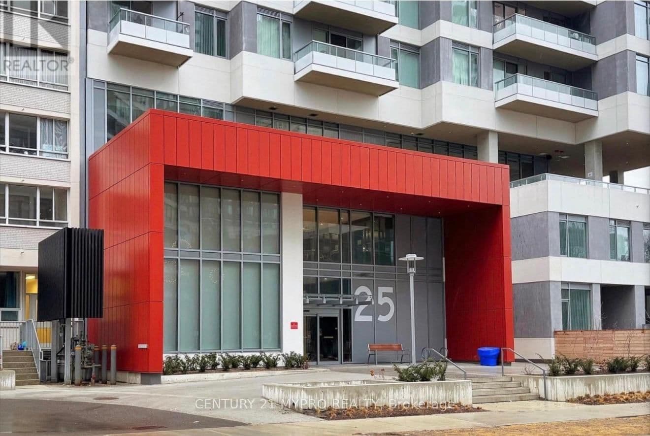 #703 - 25 Holly Street
