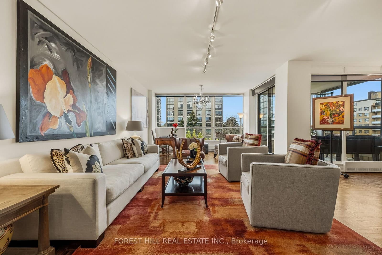 #402 - 616 Avenue Road
