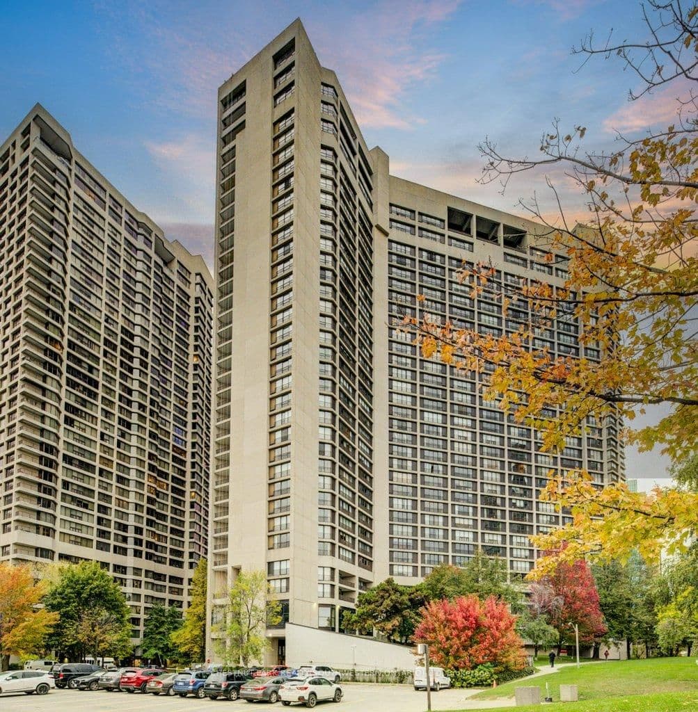 #2409 - 33 Harbour Square