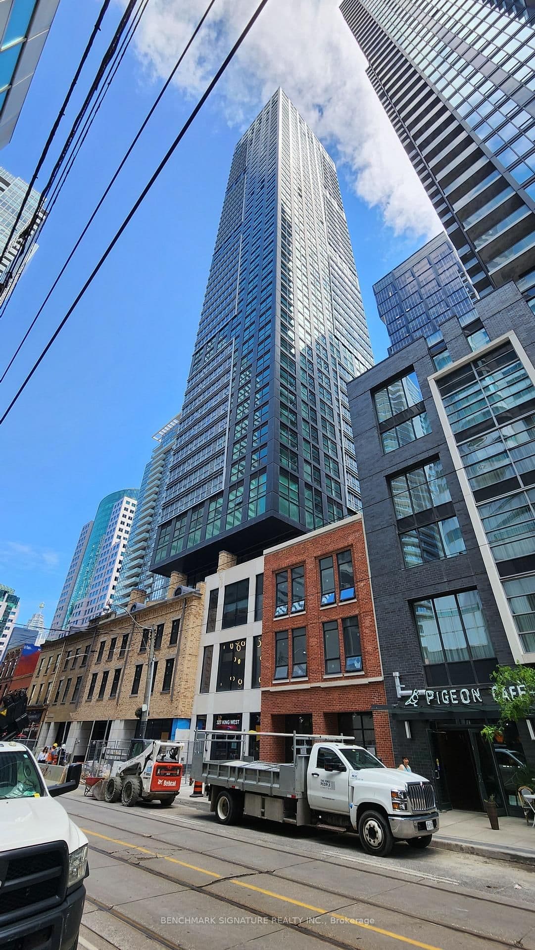 #1506 - 327 King Street W