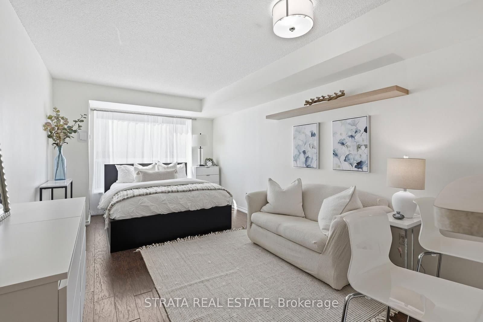 #440 - 109 Front Street E