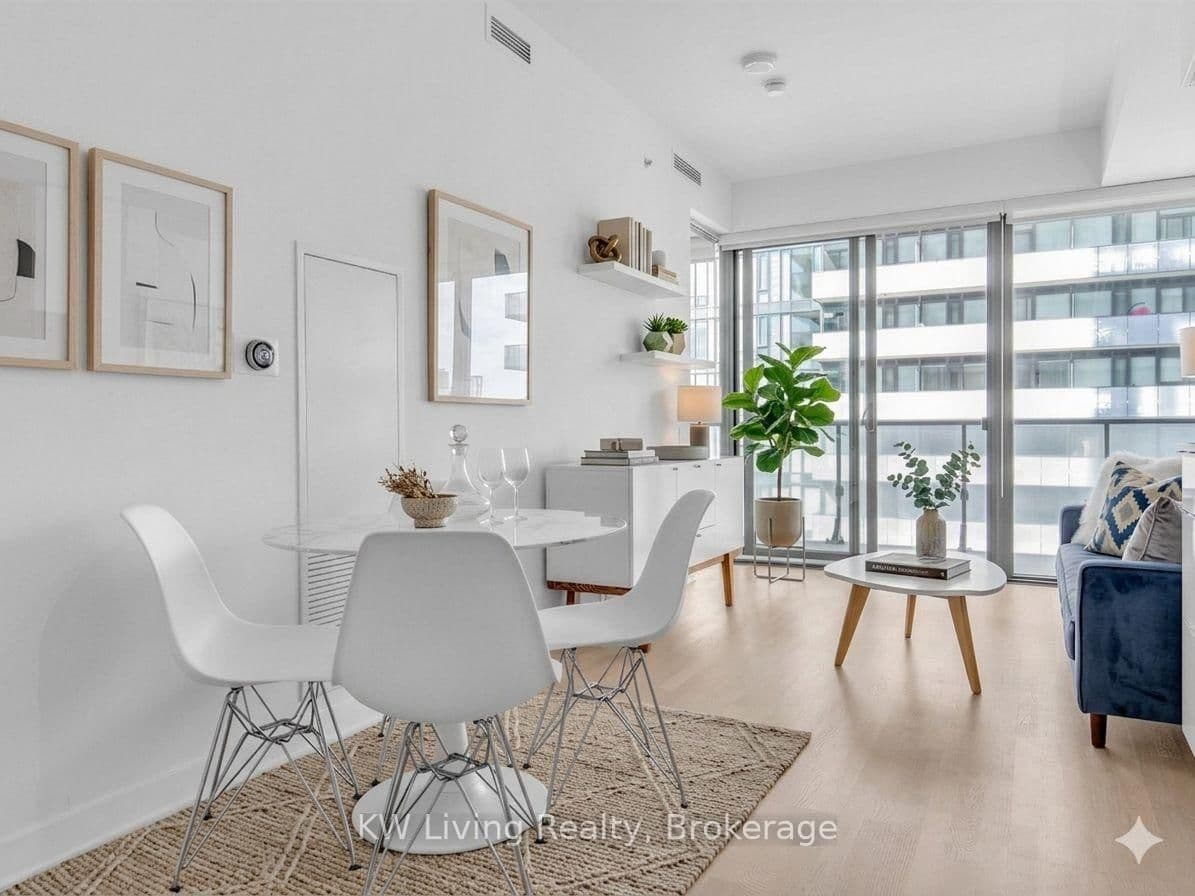 #2312 - 185 Roehampton Avenue