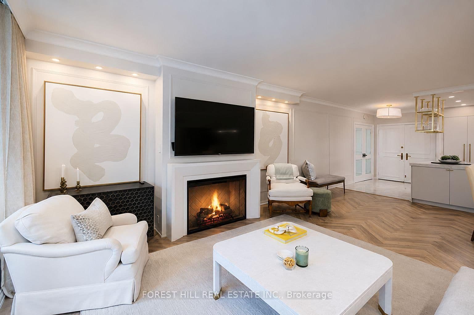 #205 - 350 Lonsdale Road