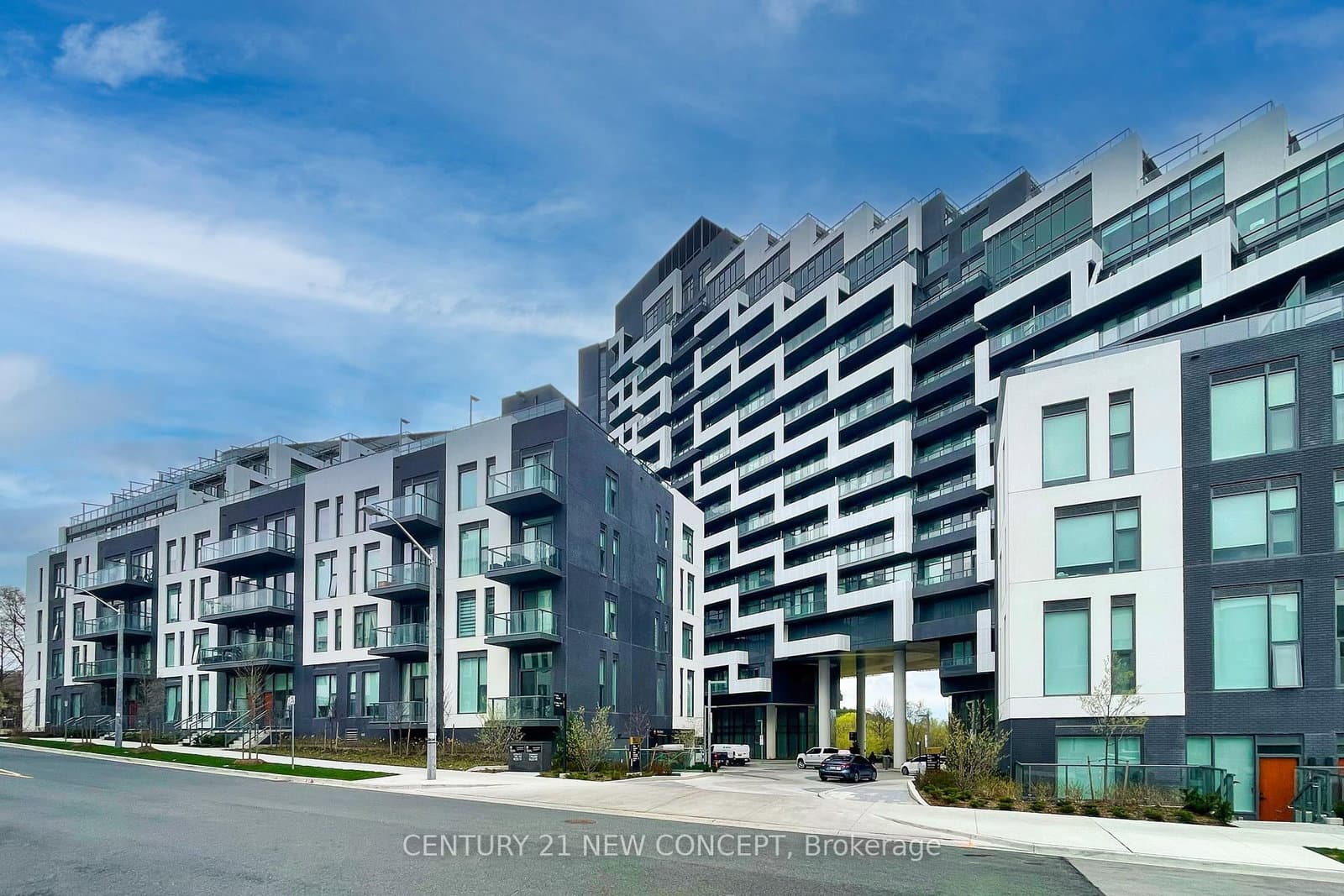 #939 - 25 Adra Grado Way