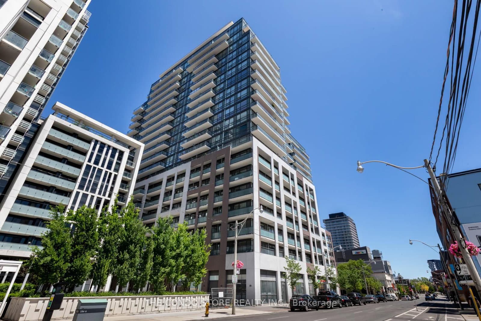#611 - 460 Adelaide Street E