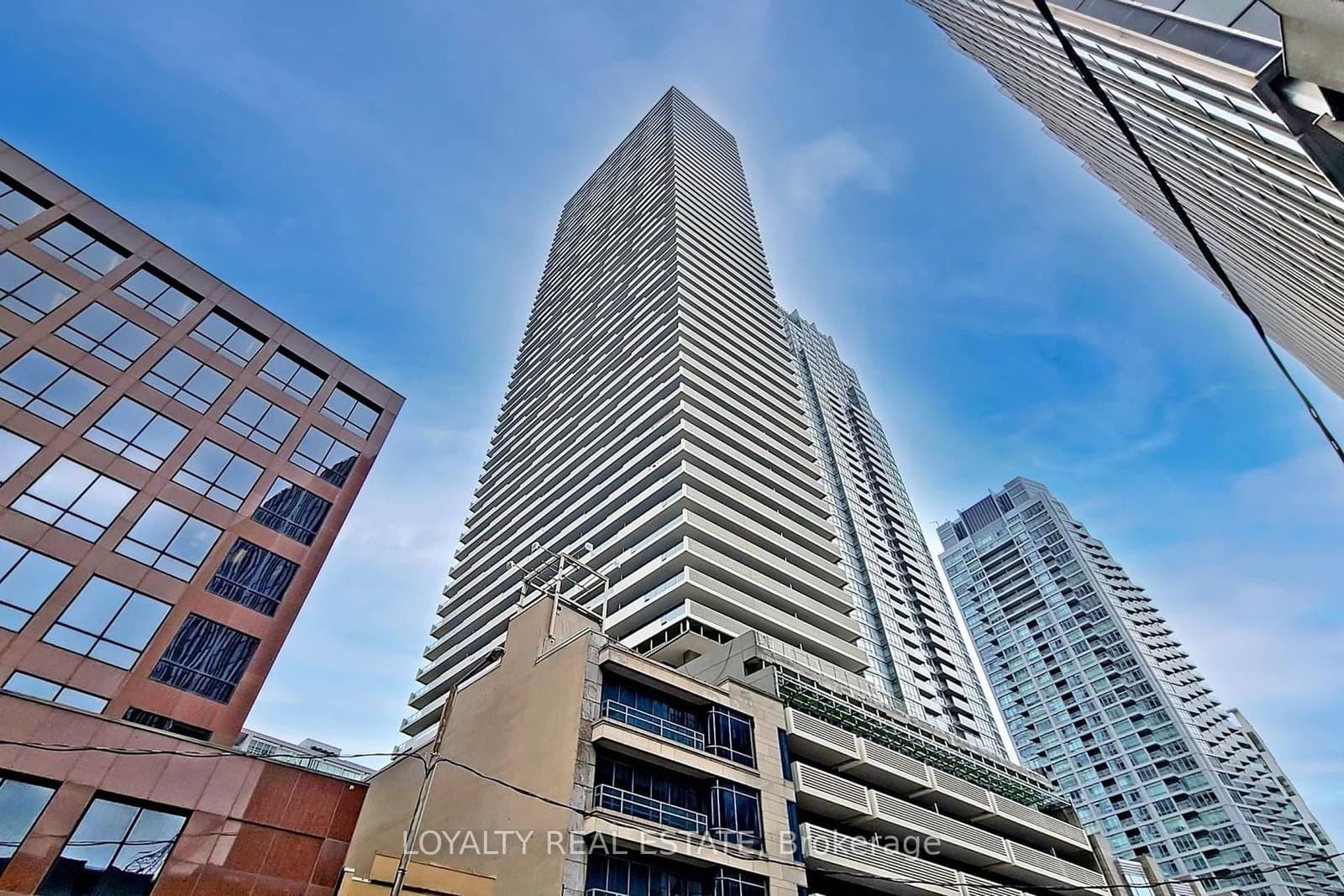 #1705 - 2221 Yonge Street