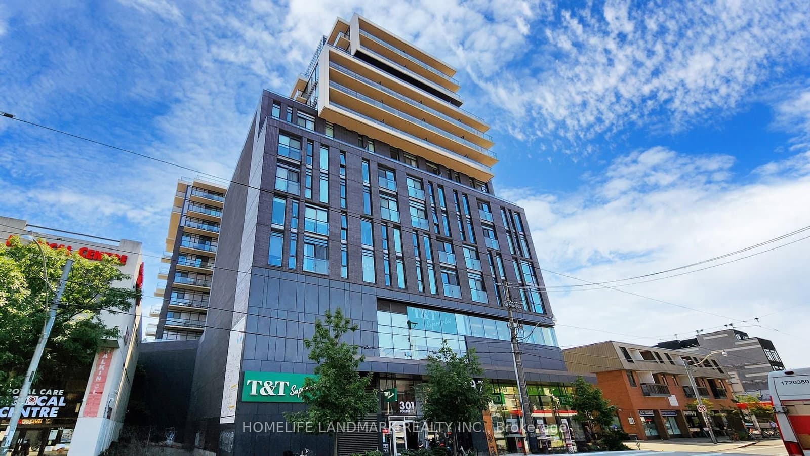 297 College Street, Unit 901