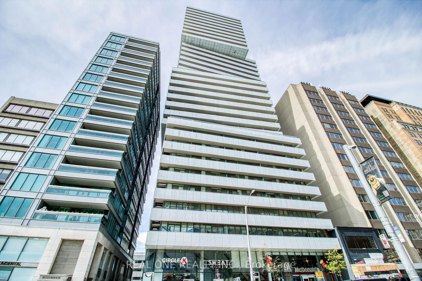 #3104 - 200 Bloor Street W
