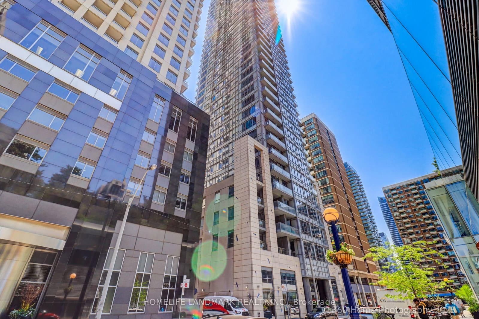 #2801 - 21 Balmuto Street