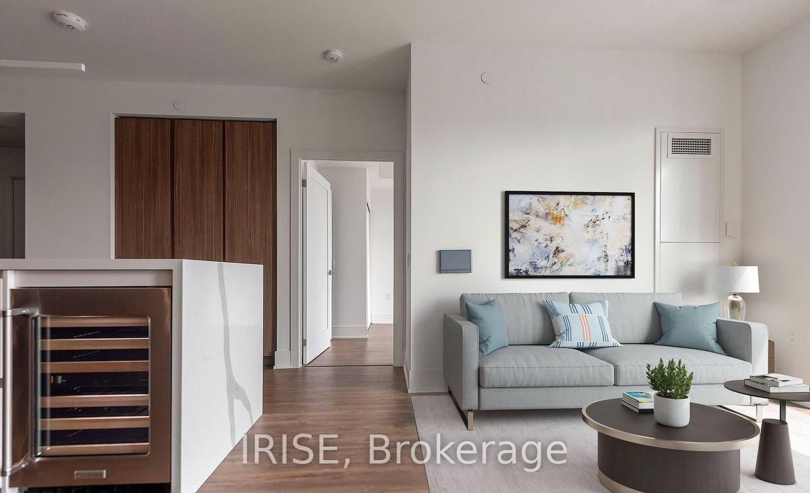 1 Hillsdale Avenue W, Unit 304