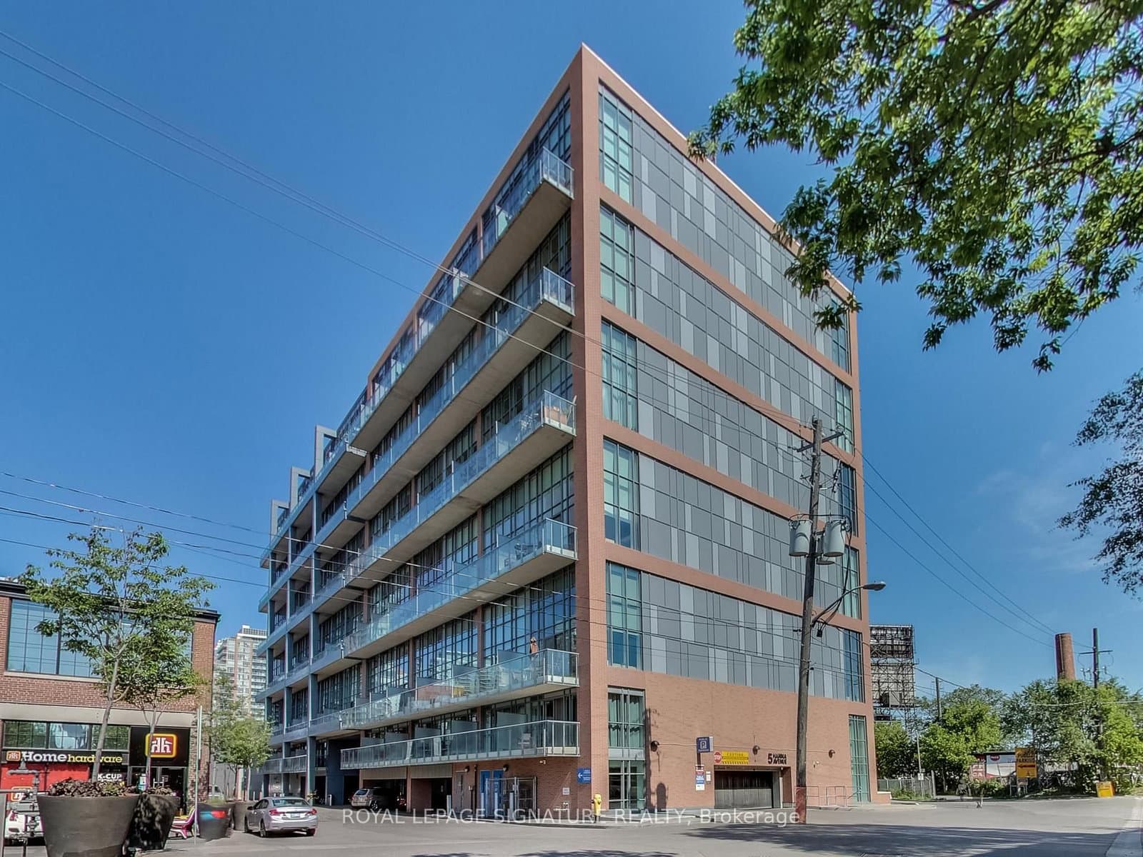 #705 - 5 Hanna Avenue