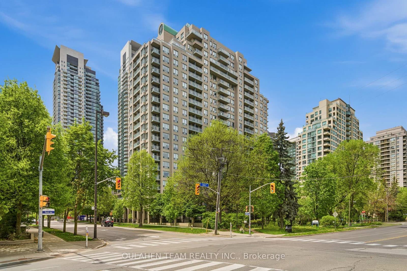 #215 - 28 Empress Avenue