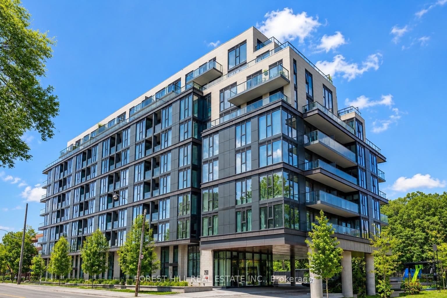 #810 - 250 Lawrence Avenue W