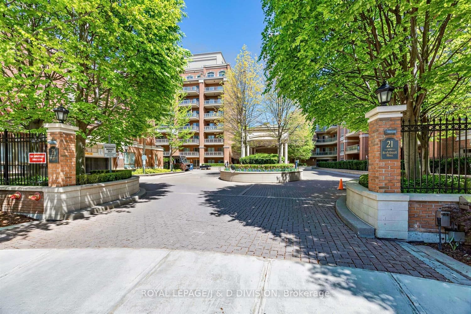 #518 - 21 Burkebrook Place