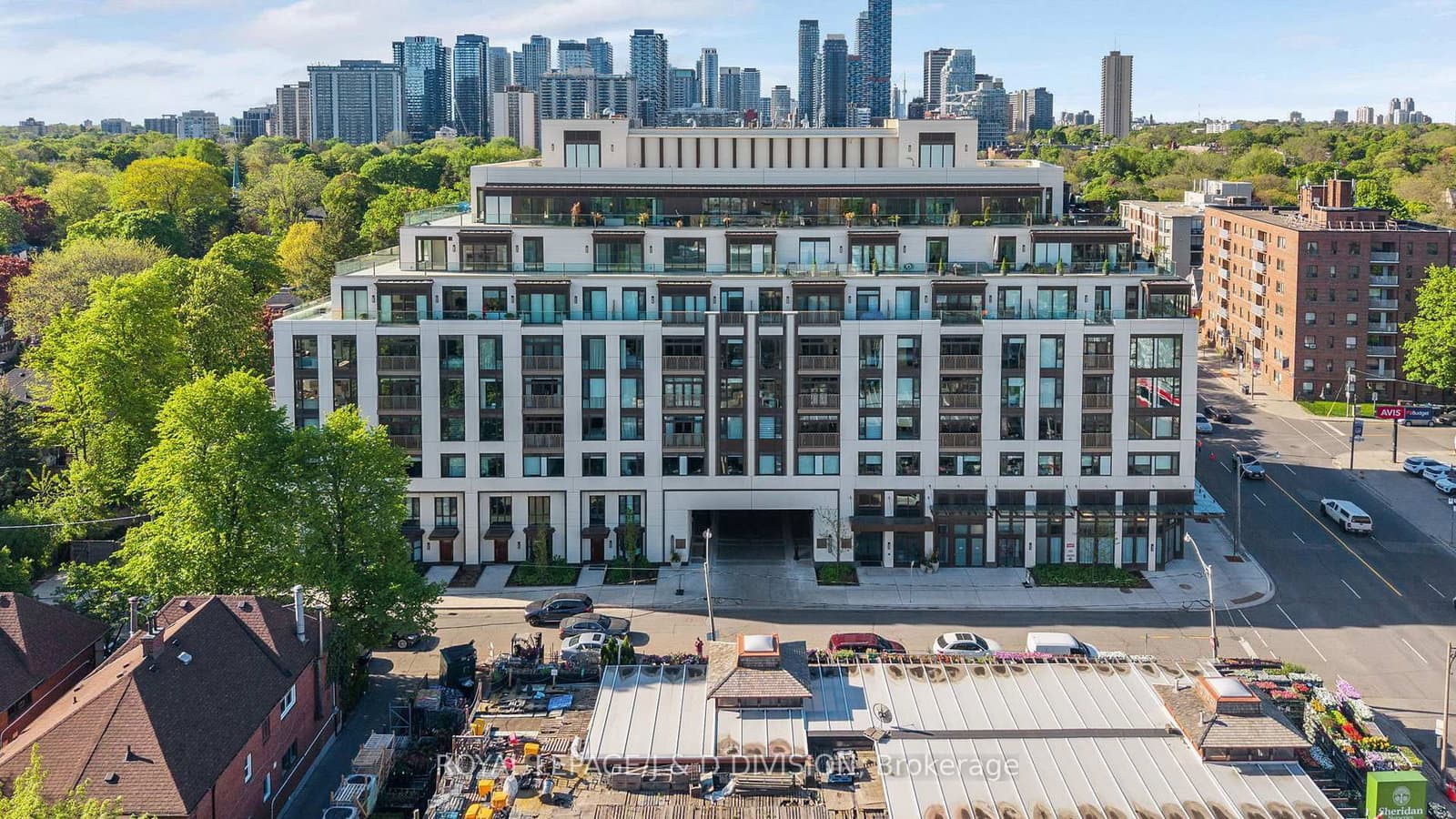 #710 - 1 Strathgowan Avenue