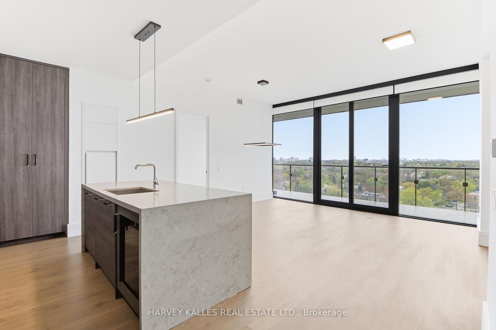 #1602 - 215 Lonsdale Road