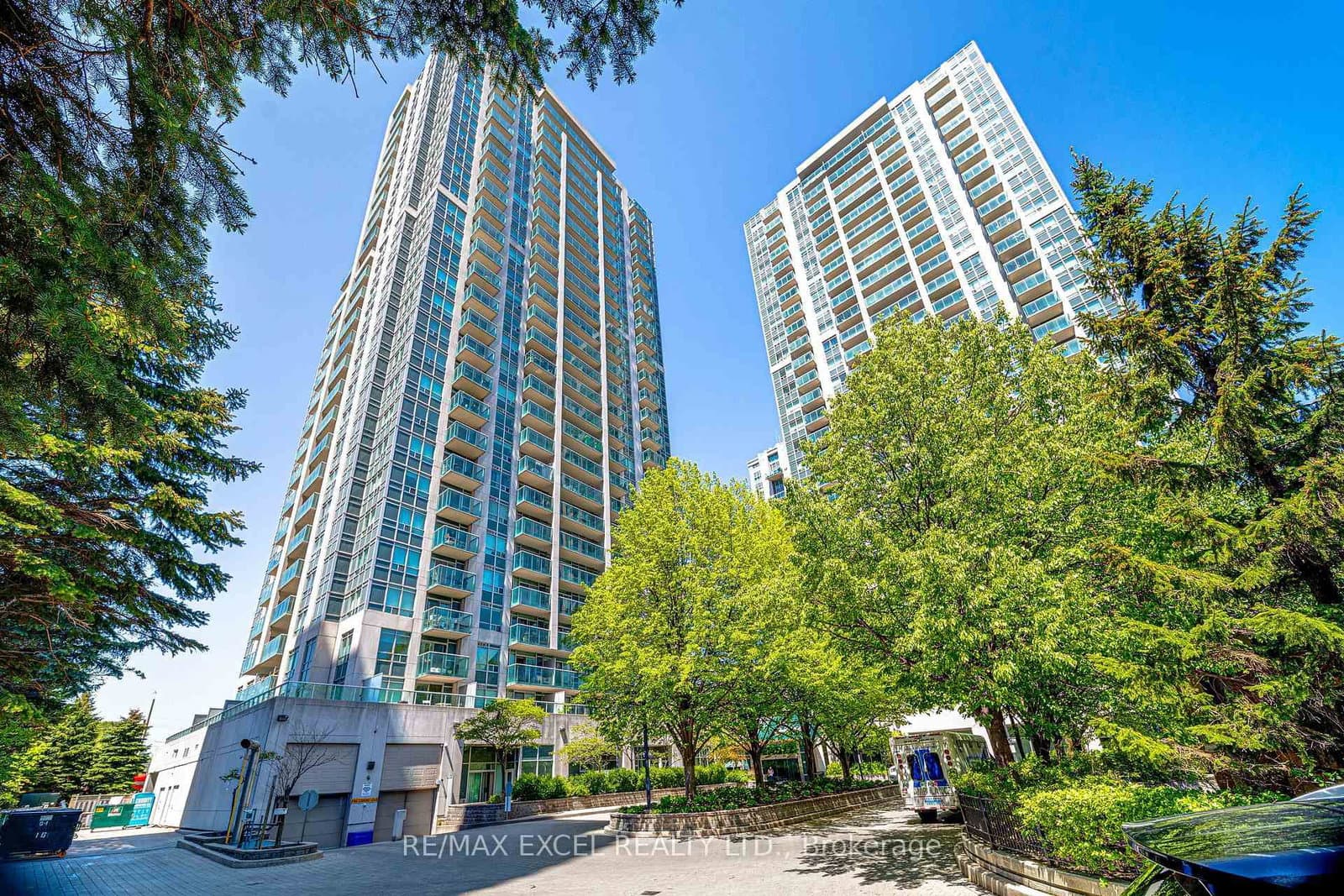 #1512 - 18 Harrison Garden Boulevard