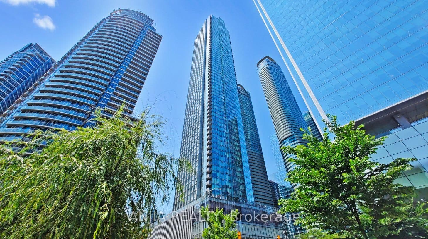 #5608 - 10 York Street