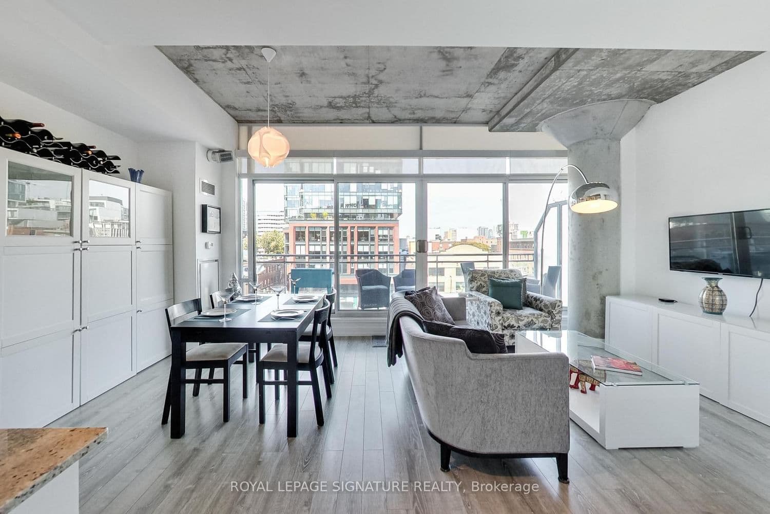 #610 - 66 Portland Street