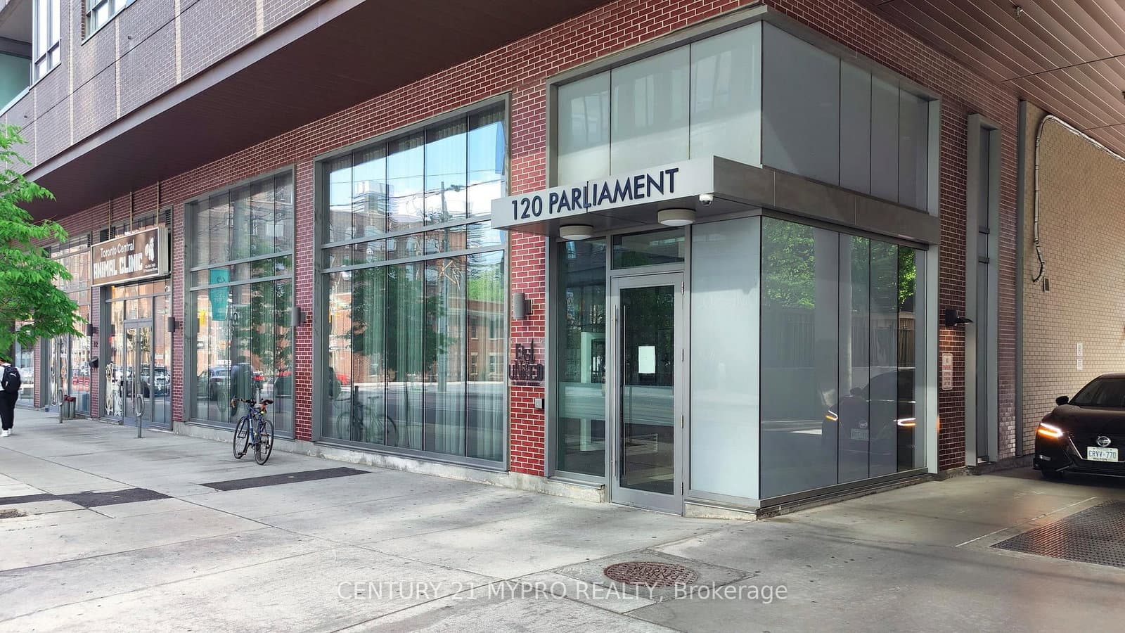 #404 - 120 Parliament Street