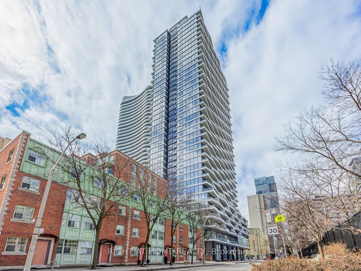 #1615 - 85 Wood Street