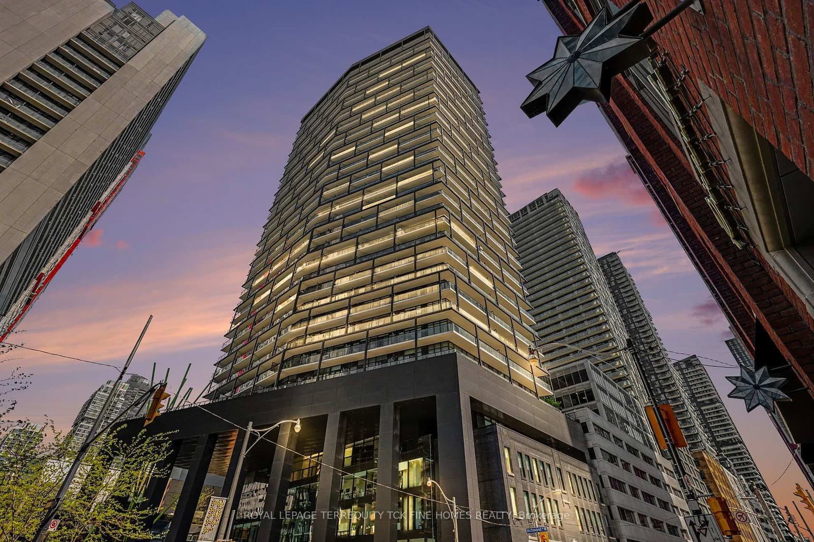 #2703 - 125 Peter Street