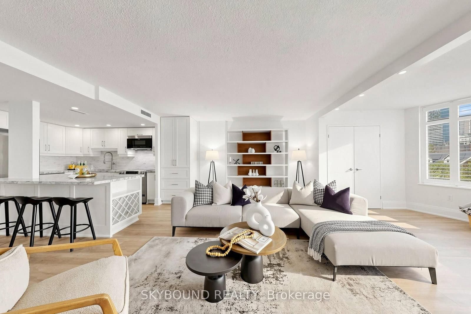 #401 - 135 George Street S