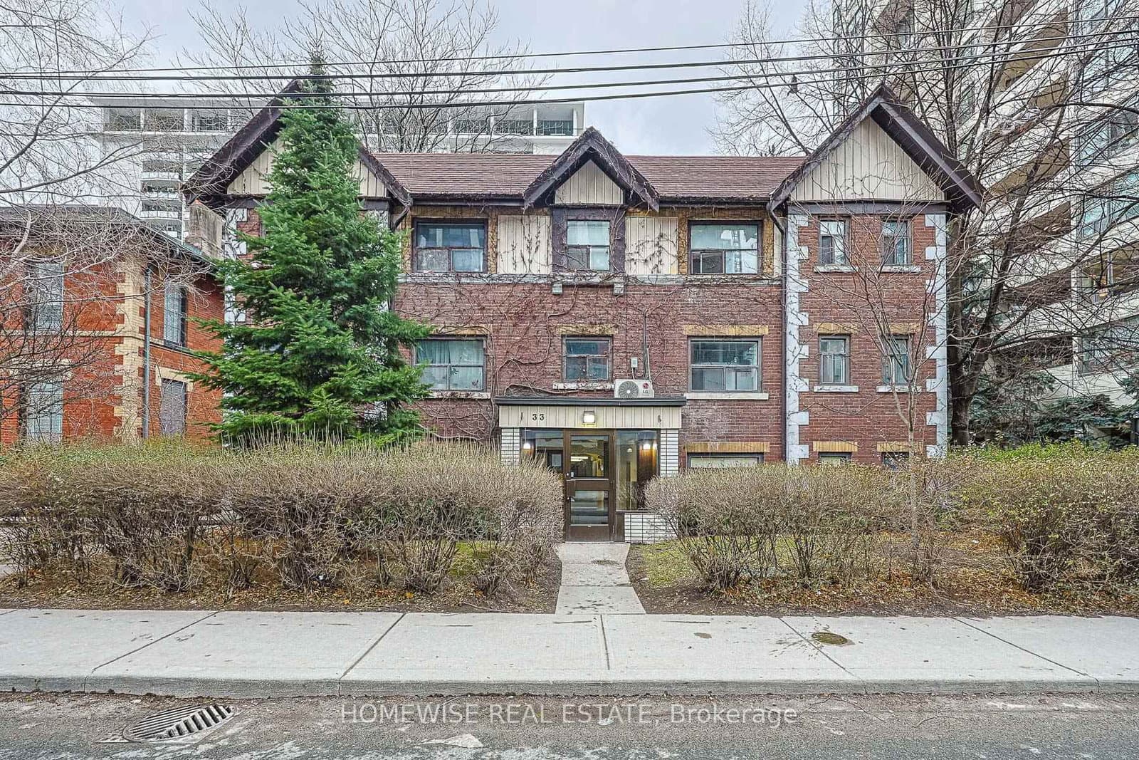 #302 - 33 Maitland Street