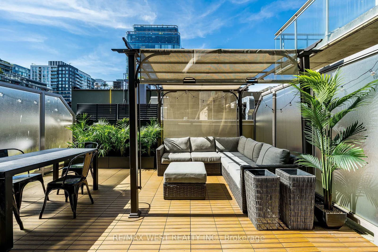 #212 - 66 Portland Street