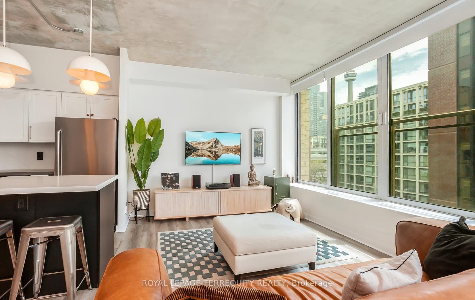 #704 - 50 Camden Street
