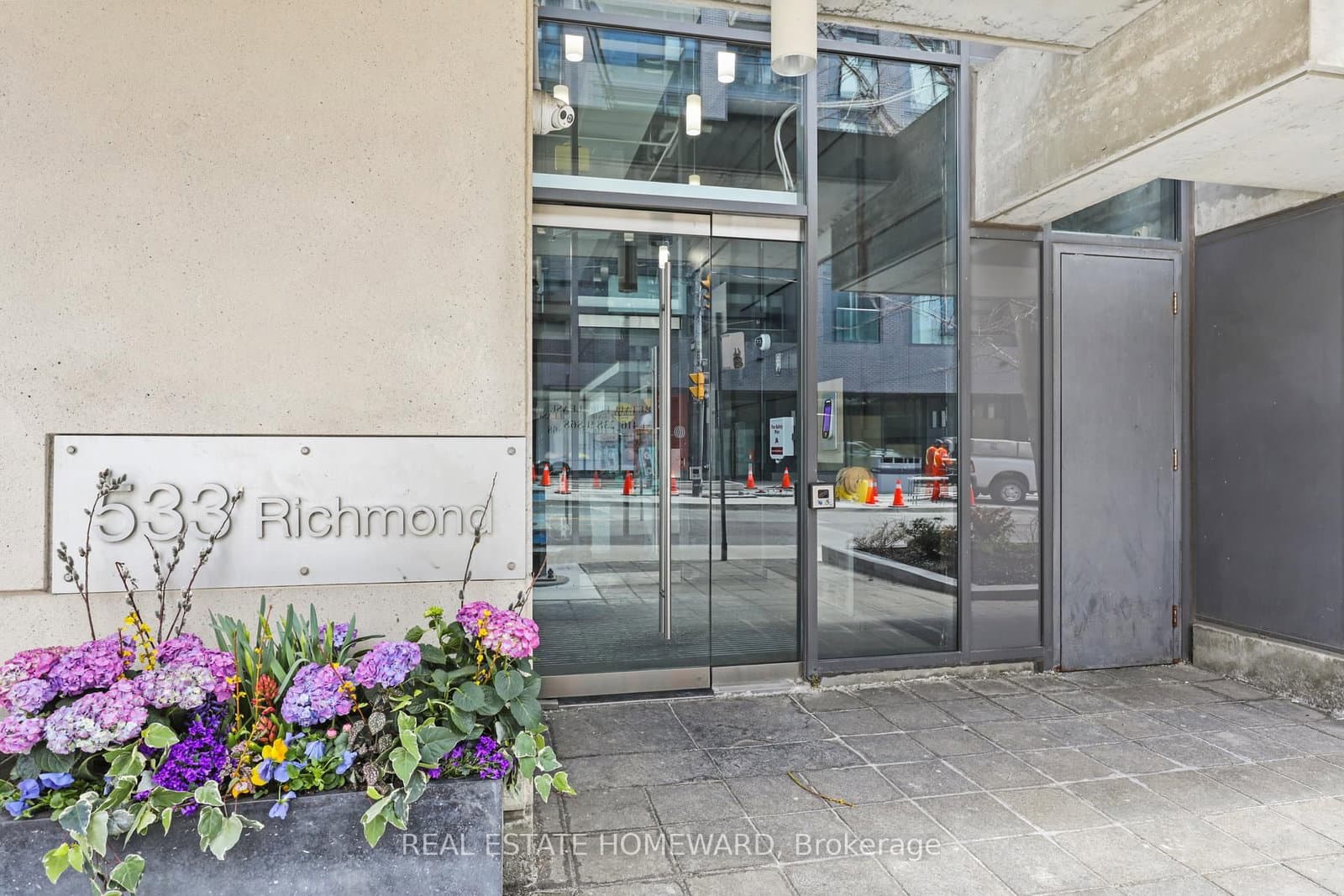 533 W Richmond Street W, Unit 704