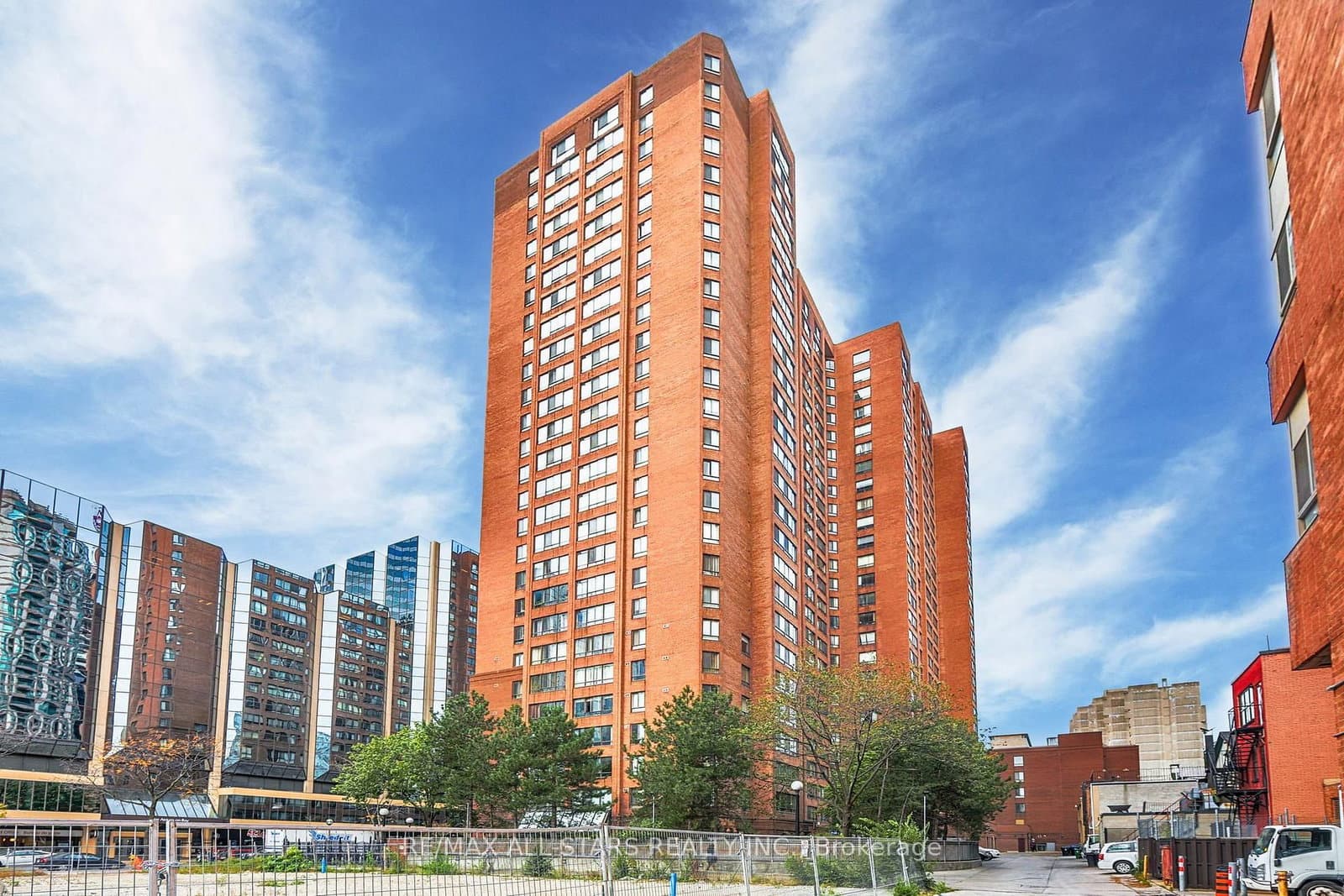 #503 - 633 Bay Street