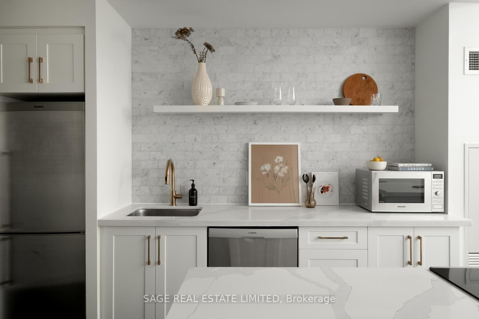 #728 - 38 Dan Leckie Way