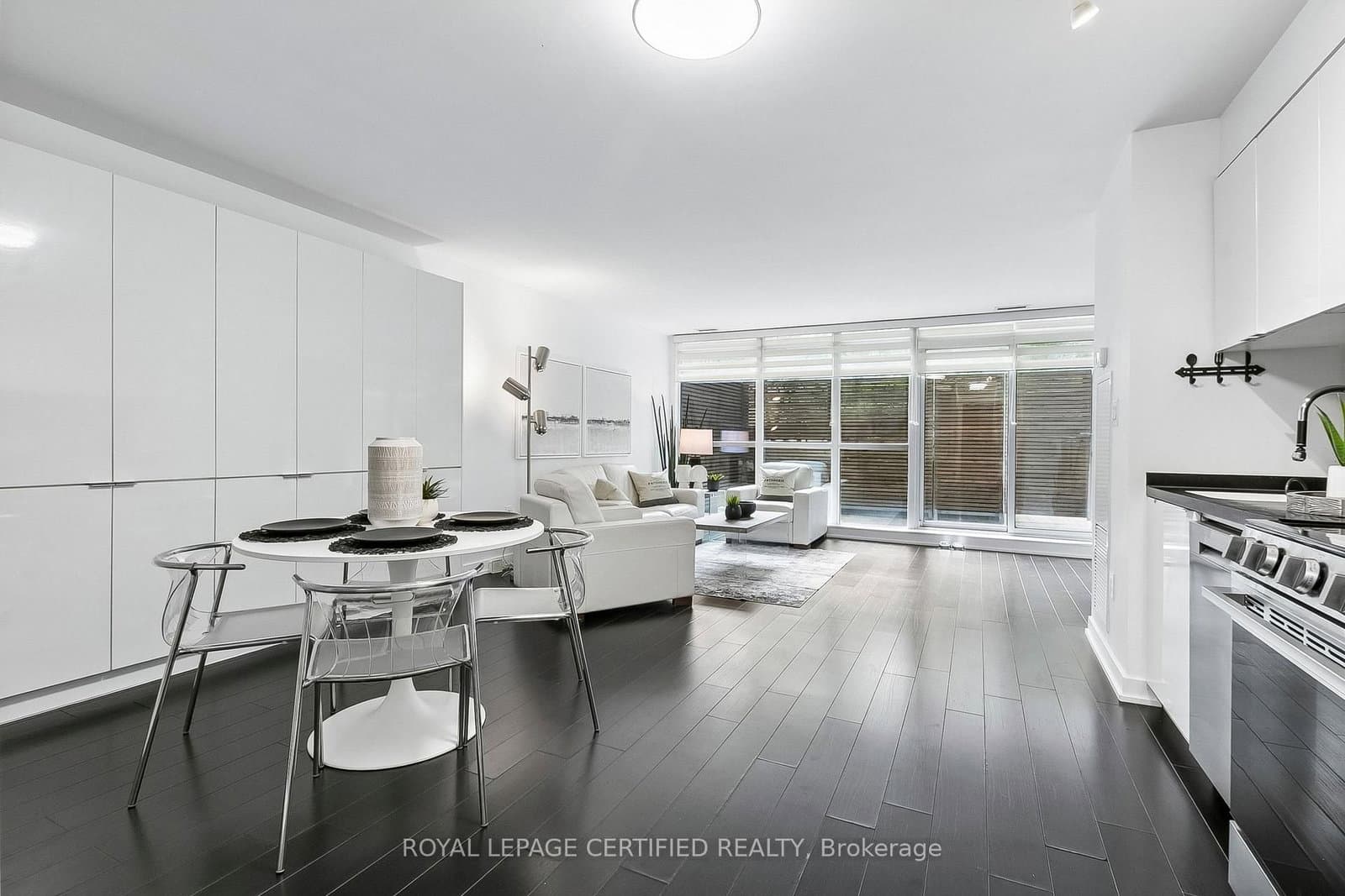 #227 - 10 Capreol Court