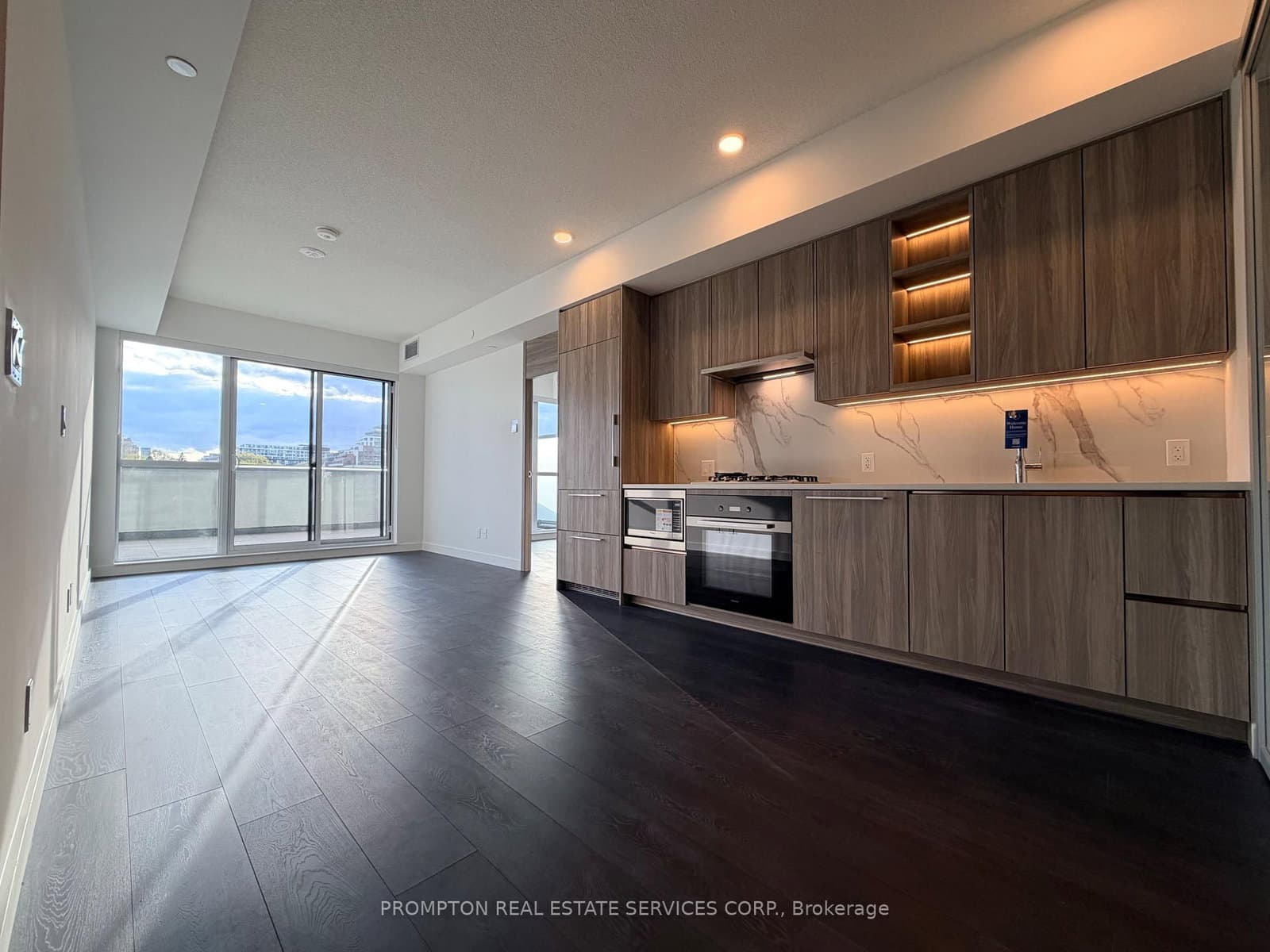 18 ESTHER SHINER Boulevard, Unit 517
