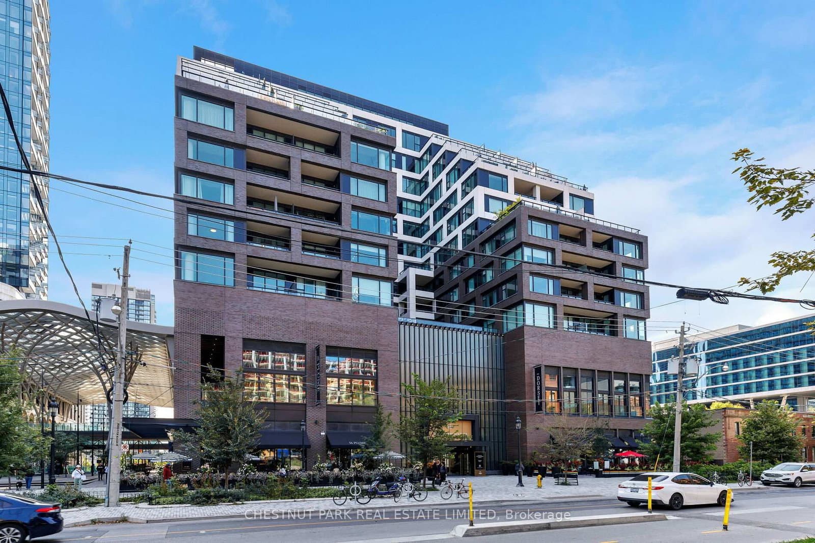 #907 - 455 Wellington Street W