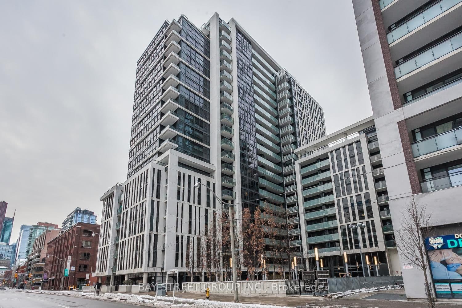 #1615 - 400 Adelaide Street E