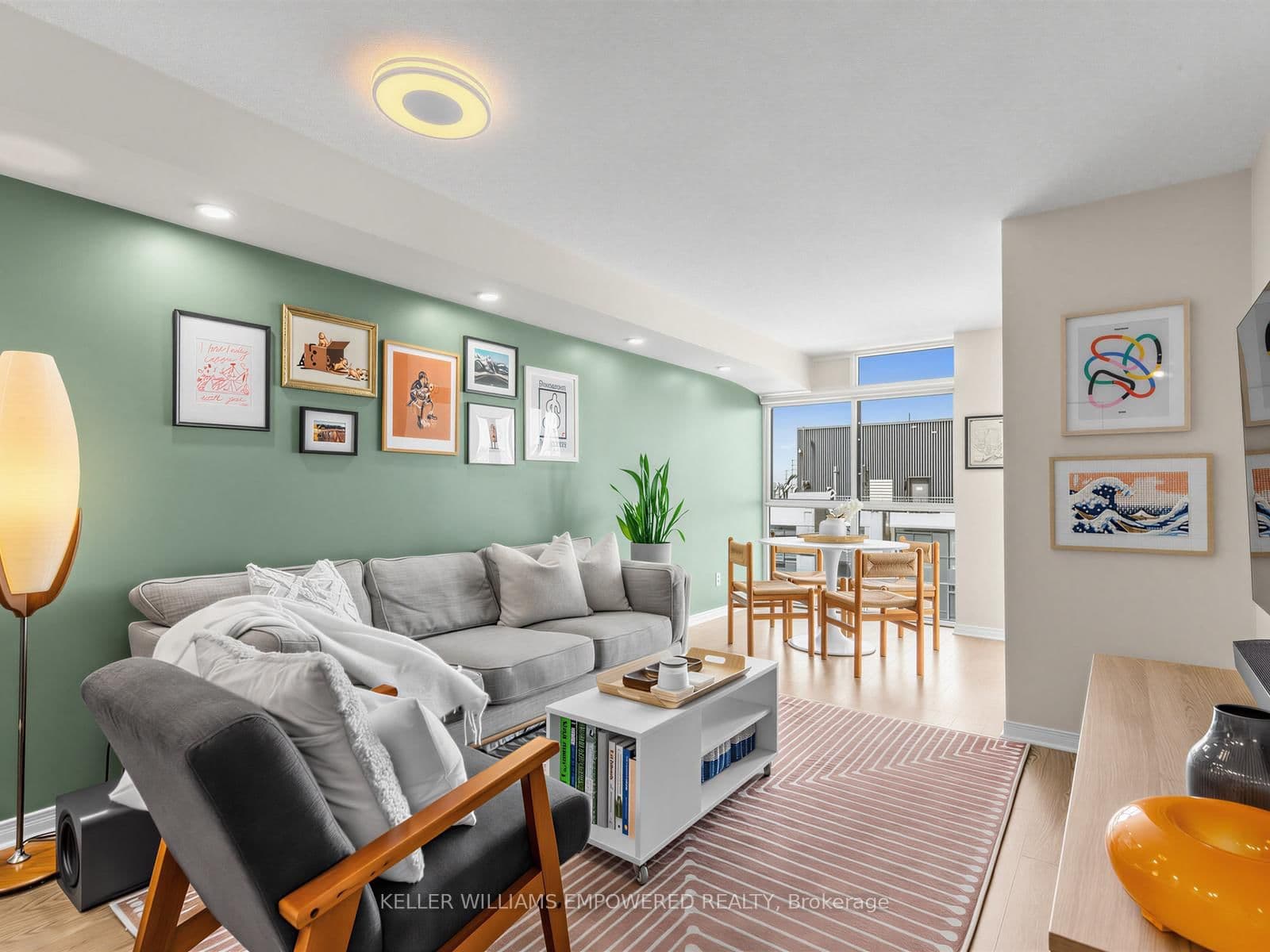 #1020 - 801 King Street W