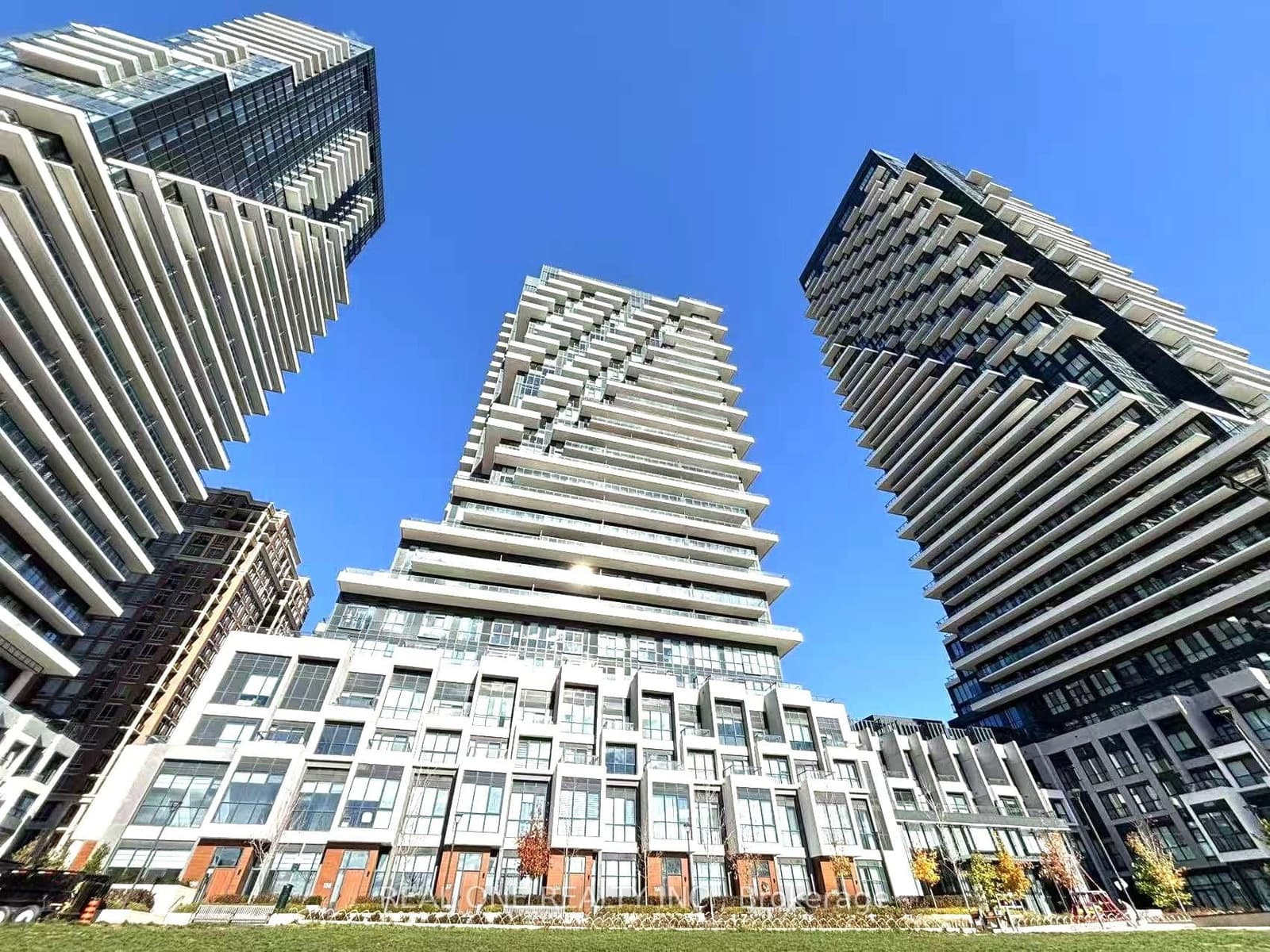 #2704 - 30 Inn On The Park Drive
